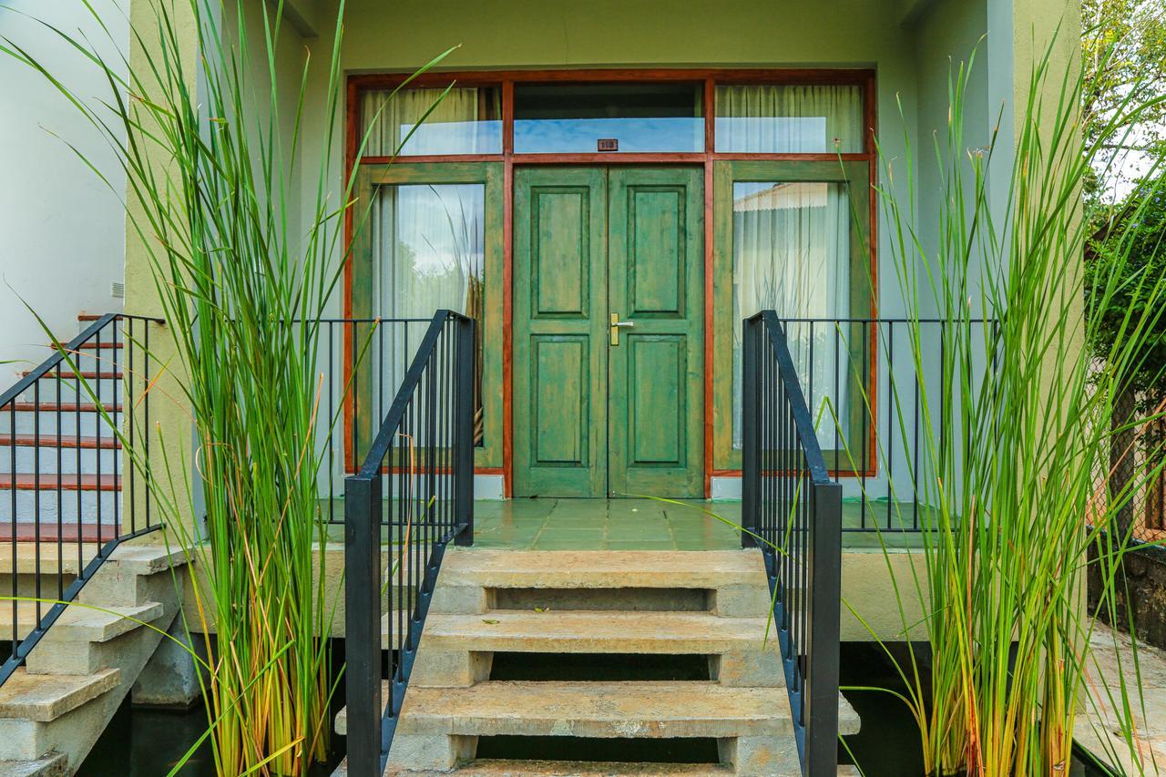 Fresco Water Villa Sigiriya Exterior photo