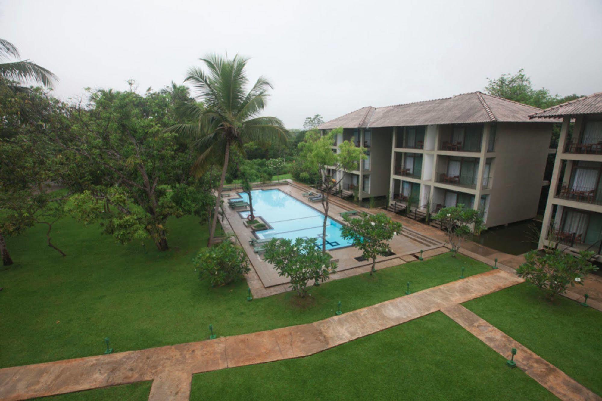 Fresco Water Villa Sigiriya Exterior photo